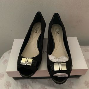 Brand new Alfani heels